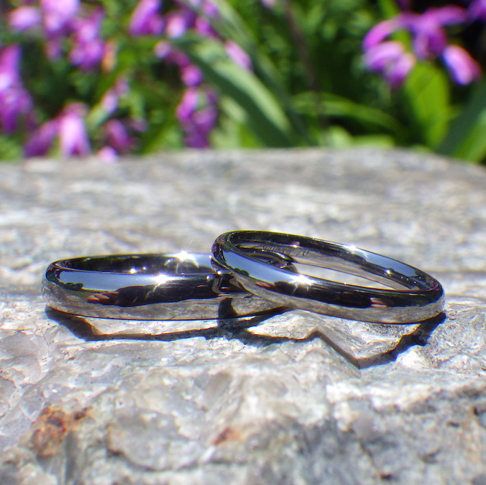 究極の着け心地の絶品リング・タンタルの結婚指輪　Tantalum Rings