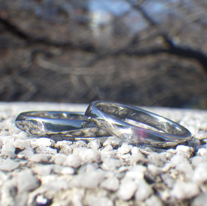 ダイヤモンドの輝きが美しい！ハフニウムの結婚指輪　Hafnium Rings