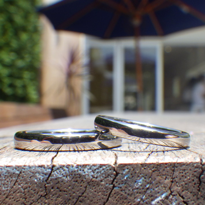 着け心地がいい均整の取れた丸み・タンタルの結婚指輪　Tantalum Rings