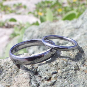 16年蓄積した鍛造技術と研磨技術の粋・タンタルの結婚指輪　Tantalum Rings