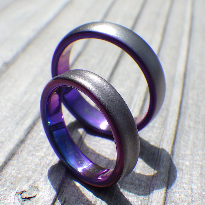 タンタルの黒とジルコニウムの美しい発色が絶妙の結婚指輪　Tantalum & Zirconium Rings