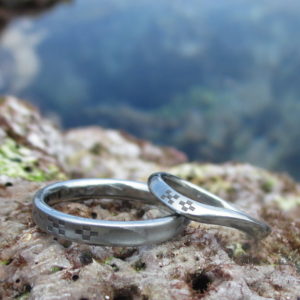 ミンサーの刻印が美しいハフニウムの結婚指輪　Hafnium Rings