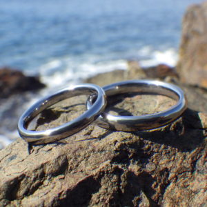大人気！究極の着け心地と優しさ・タンタルの結婚指輪　Tantalum Rings