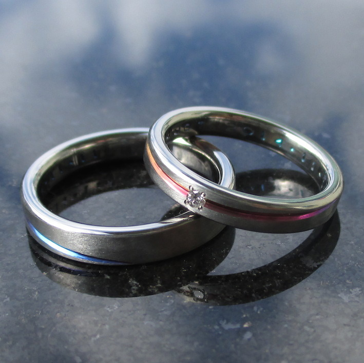 グラデーションが美しいジルコニウムの結婚指輪　Zirconium Rings