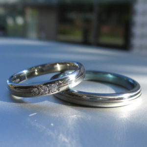 ハフニウムとジルコニウムを組み合わせた結婚指輪　Hafnium & Zirconium Rings