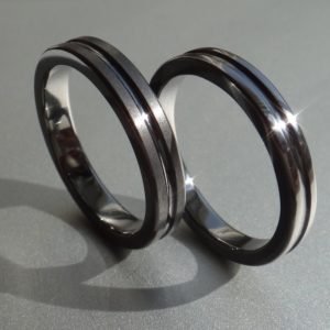 金属アレルギーにならないタンタル素材の結婚指輪　Tantalum Rings
