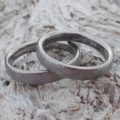 プラチナより金属アレルギーの心配がないハフニウムの結婚指輪　Hafnium Rings
