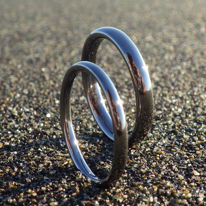混ざり物のない純タンタルだけで制作！究極にシンプルな結婚指輪　Tantalum Rings