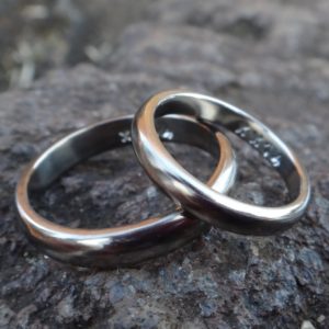 金属アレルギーに配慮したジルコニウムの結婚指輪　Zirconium Rings