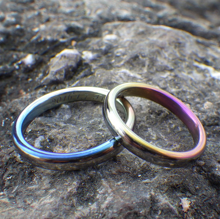 ニオブの美しい陽極酸化発色を活かした結婚指輪　Niobium Rings