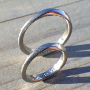 父・母・子を入れ子状に制作・ハフニウムの結婚指輪　Hafnium Rings