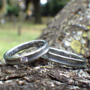 金属アレルギーの彼女のためのハフニウムの結婚指輪　Hafnium Rings