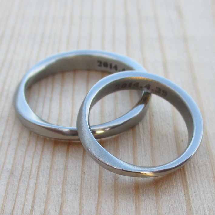 メビウスの輪・金属アレルギーにならないハフニウムの結婚指輪　Hafnium Rings