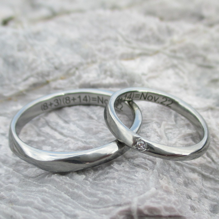 優美なねじりのかたち・ハフニウムの結婚指輪　Hafnium Rings