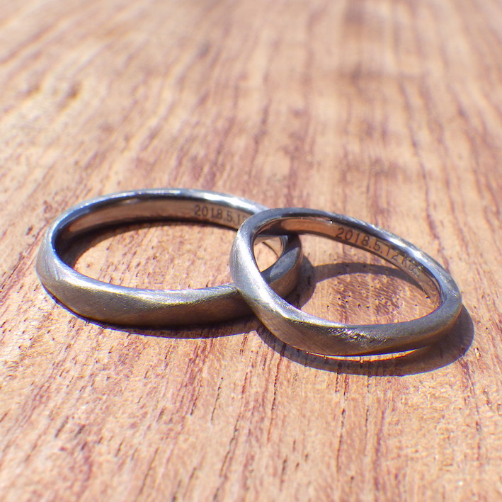 金属アレルギーの奥さまを想う気持ち・タンタルの結婚指輪　Tantalum Rings