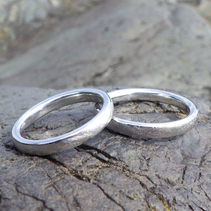 貴金属の王様・イリジウムの結婚指輪　Iridium Rings