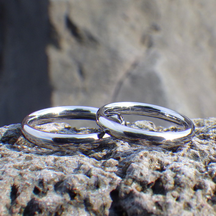 究極の着け心地と安全性・タンタルの結婚指輪　Tantalum Rings