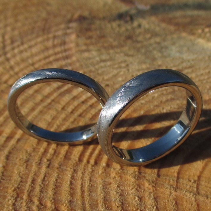金属アレルギーの原因にならないジルコニウムの結婚指輪　Zirconium Rings