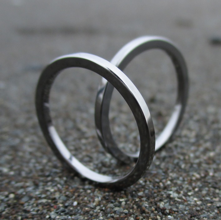 装飾の無いシンプルなデザイン・タンタルの結婚指輪　Tantalum Rings