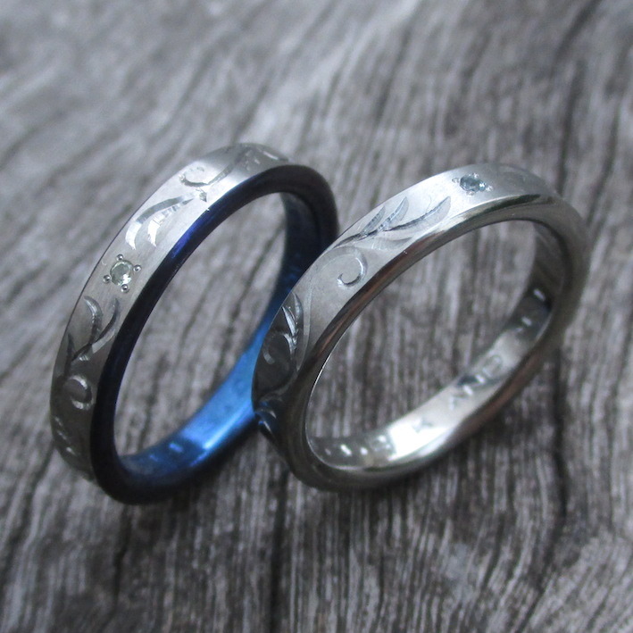 蔦の彫刻・ハフニウムとジルコニウムの結婚指輪　Hafnium & Zirconium Rings