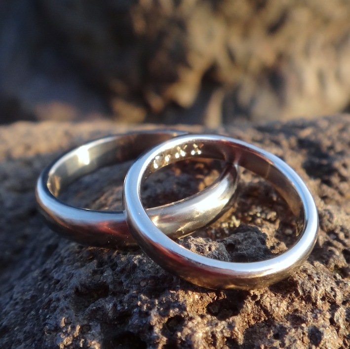 金属アレルギーに配慮したジルコニウムの結婚指輪　Zirconium Rings