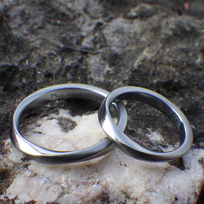 父・母・子を入れ子状に制作・ハフニウムの結婚指輪　Hafnium Rings