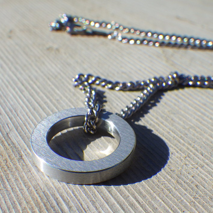 純イリジウム材を切り出して制作したネックレス　Iridium Necklace