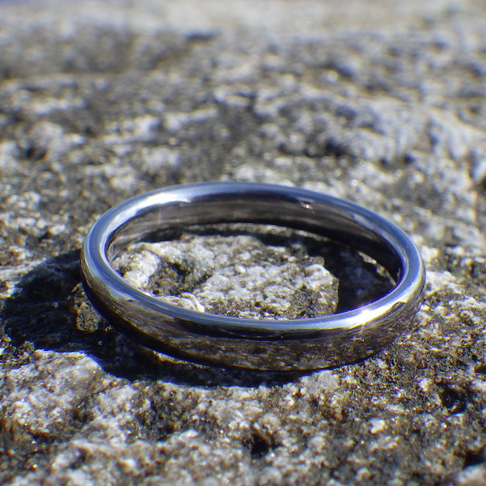 ずっと、どこでも身に着けられるタンタルの結婚指輪　Tantalum Ring