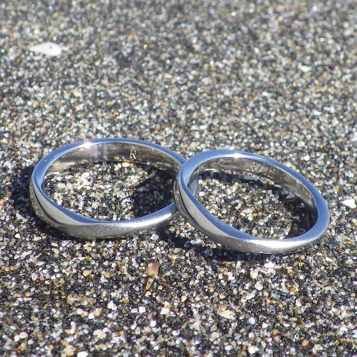 メビウスの結婚指輪・チタンを削り出してオーダーメイド