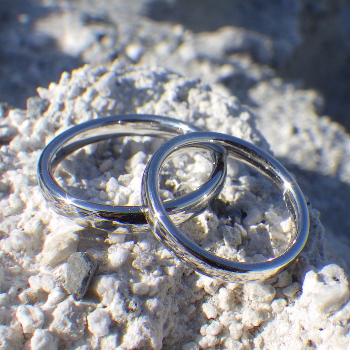 五感で体感できる究極の指輪・イリジウムの結婚指輪