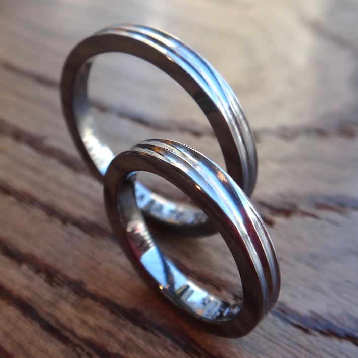 琉球サンゴ礁のさざ波模様 タンタルの結婚指輪　Tamtalum Rings