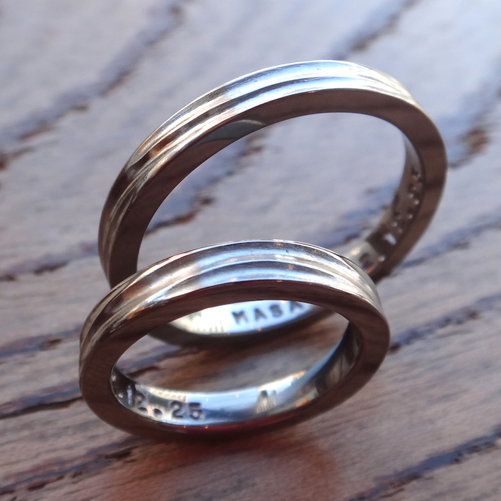 琉球サンゴ礁のさざ波模様 タンタルの結婚指輪　Tamtalum Rings