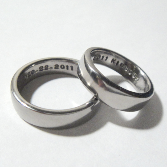 チタンの文字刻印リング　Titanium Rings