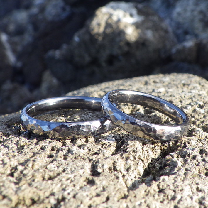 気難しい素材であるタンタルの声を聴く・タンタルの結婚指輪　Tantalum Rings