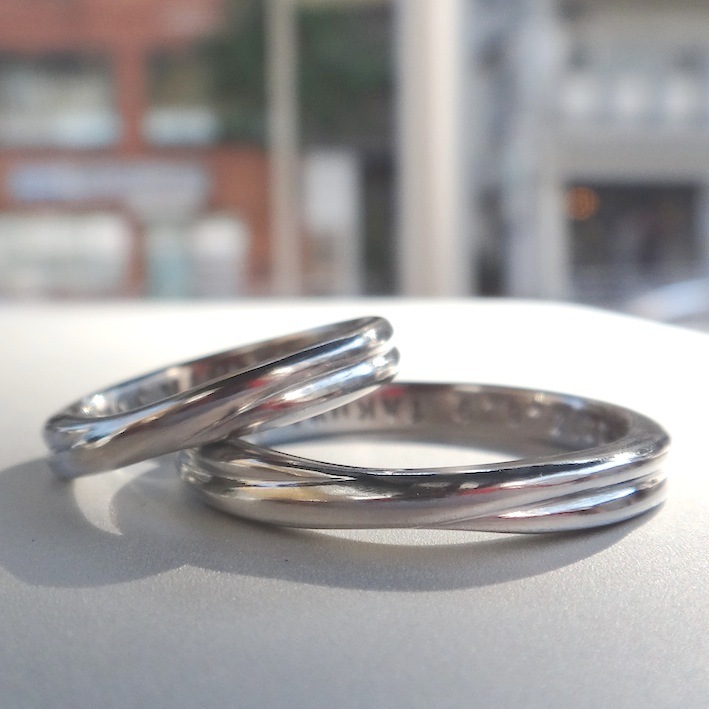 １つの材料から２つの指輪　ハフニウムの結婚指輪　Hafnium Rings