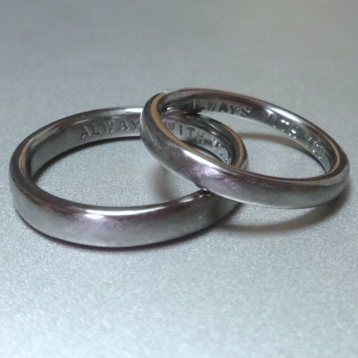シンプルだけど、こだわりのハフニウム素材の結婚指輪　Hafnium Rings