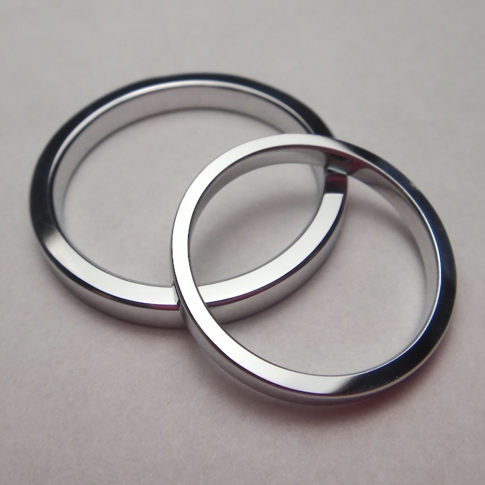 絶品！世界ではじめて実現したルテニウムの結婚指輪　Ruthenium Rings