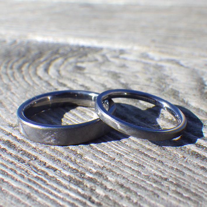 鍛造タンタルのシンプルで丈夫な結婚指輪　Tantalum Rings