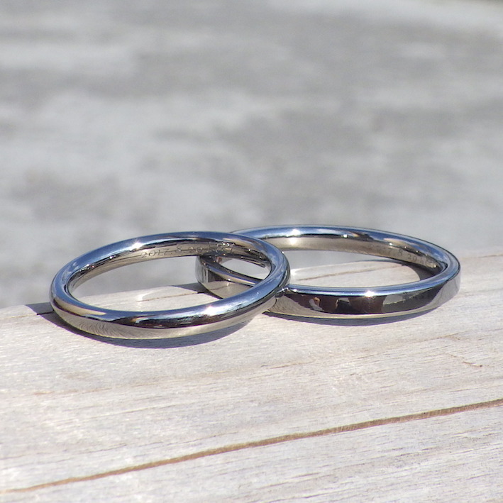 通販でも丁寧なオーダーメイド・ハフニウムの結婚指輪　Hafnium Rings