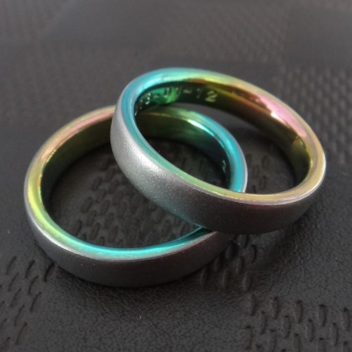沖縄の海の色・ジルコニウムの結婚指輪　Zirconium  Rings