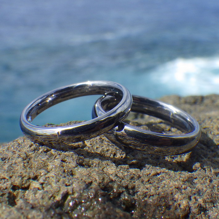 プラチナにかぶれてしまう過敏な方におすすめのタンタル素材の結婚指輪　Tantalum Rings