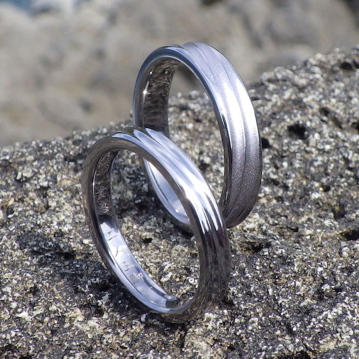 鏡面仕上げとツヤ消し仕上げのそれぞれの美しさ！タンタルの結婚指輪　Tantalum Rings