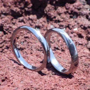 人気のメビウスの輪のデザイン！タンタルの結婚指輪　Tantalum Rings