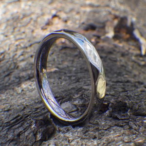 多面体のデザイン・タンタルの結婚指輪　Tantalum Ring