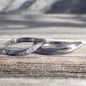 自分達が考えたデザインをアレルギーフリーな素材で再現！ハフニウムにダイヤモンドが輝く結婚指輪