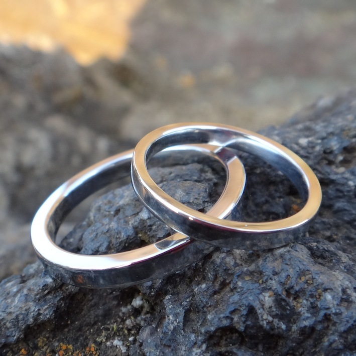 絶品！世界ではじめて実現したルテニウムの結婚指輪　
