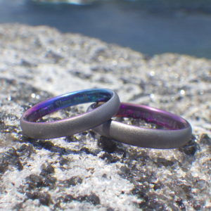 タンタルの陽極酸化発色をデザインに・タンタルの結婚指輪　Tantalum Rings