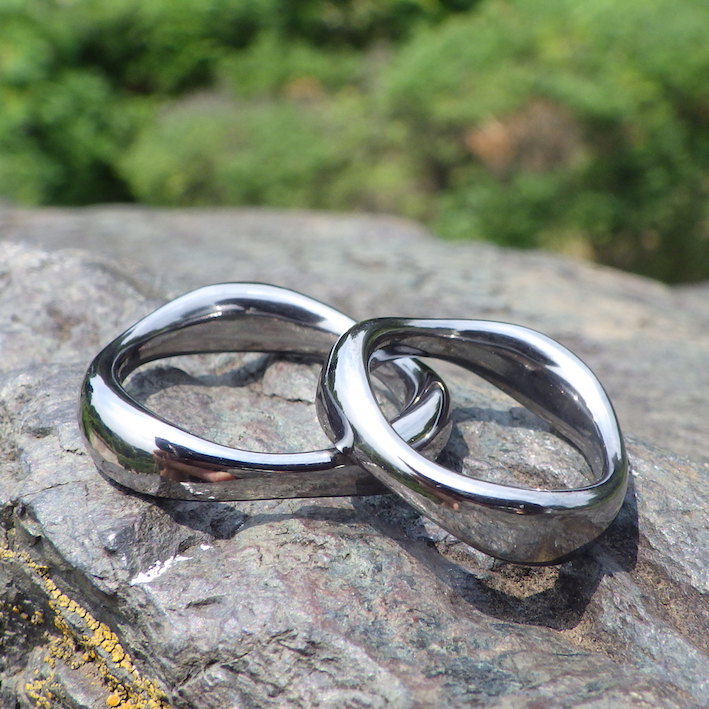 ルーローの三角形をデザインに・タンタルの結婚指輪　Tantalum Rings