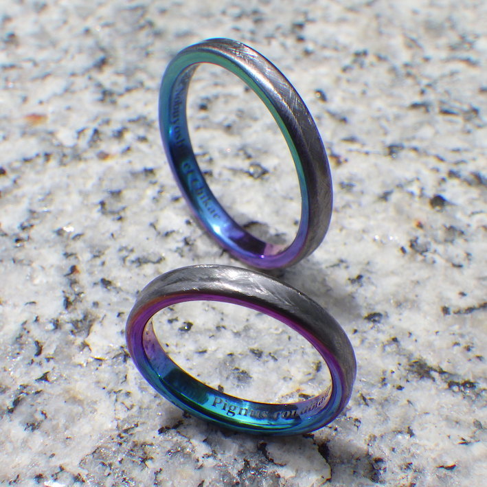 陽極酸化皮膜の鮮やかな発色を活かした結婚指輪　Tantalum & Zirconium Rings