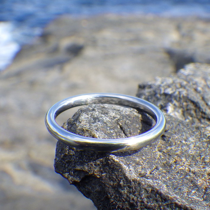 細い指輪でもとても丈夫！ハフニウムの結婚指輪　Hafnium Ring
